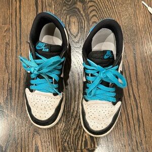 Nike Air Jordan - size 4 Boys